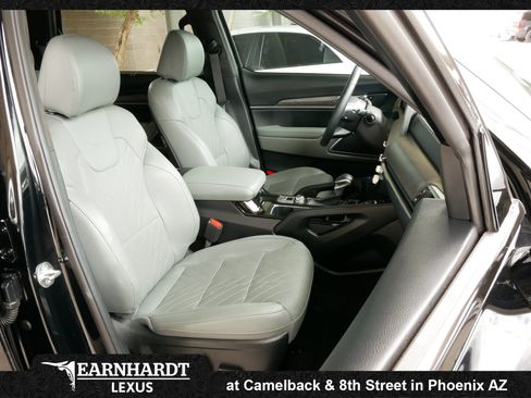 Used 2024 Kia Telluride SX Prestige X-Pro AWD/4WD image 8