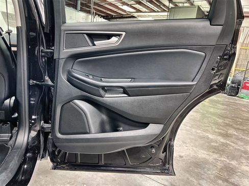 Used 2024 Ford Edge SEL image 25