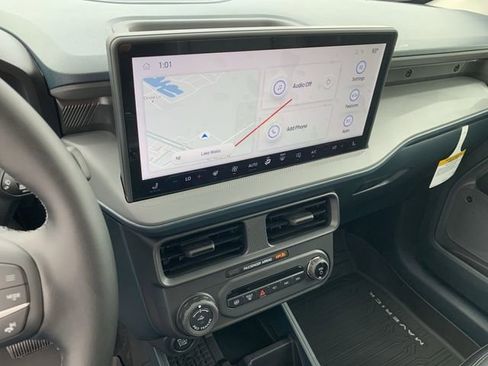 New 2025 Ford Maverick Lariat w/ Black Appearance Package AWD/4WD image 23