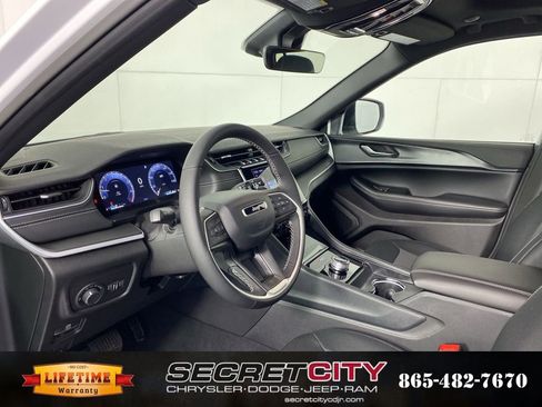 New 2026 Jeep Grand Cherokee Laredo X image 11