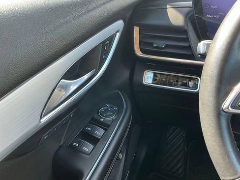 Used 2024 Buick Envision Avenir AWD/4WD image 24