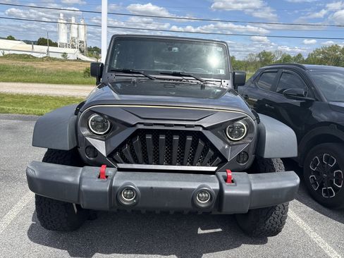 Used 2017 Jeep Wrangler Unlimited Sport w/ Quick Order Package 24S AWD/4WD image 8