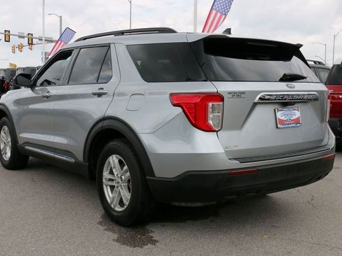 Certified 2022 Ford Explorer XLT RWD image 7