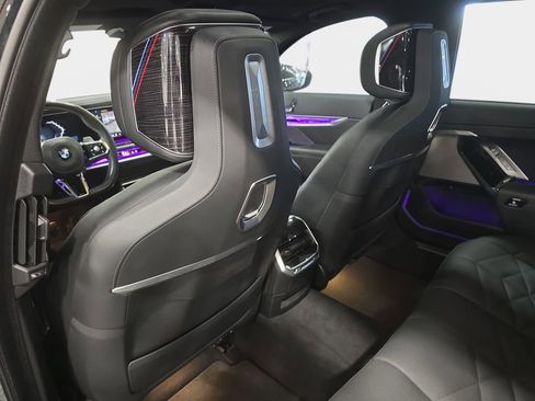 Used 2023 BMW 740i w/ Parking Assistance Package image 12