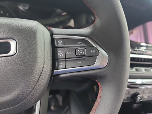 Used 2024 Jeep Compass Trailhawk w/ Trailhawk Convenience Group image 17