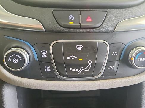 Used 2022 Chevrolet Equinox LT FWD image 30