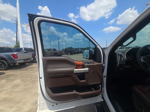 Used 2019 Ford F150 King Ranch w/ Equipment Group 601A Luxury AWD/4WD image 12