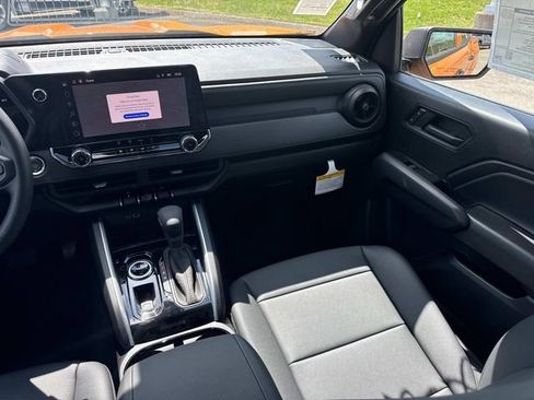 New 2026 Chevrolet Colorado W/T AWD/4WD image 18