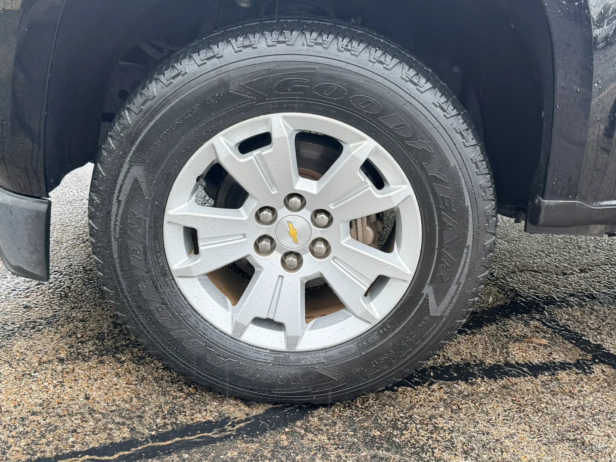 Used 2018 Chevrolet Colorado LT RWD image 2