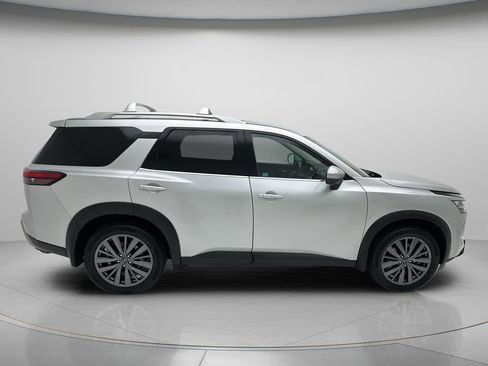 Used 2024 Nissan Pathfinder SL w/ SL Premium Package AWD/4WD image 6