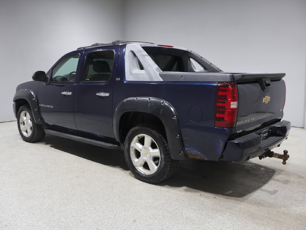 Used 2008 Chevrolet Avalanche LTZ w/ LTZ Preferred Equipment Group AWD/4WD image 11