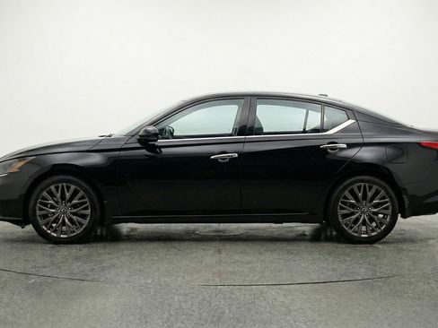 Used 2025 Nissan Altima 2.5 SV image 5