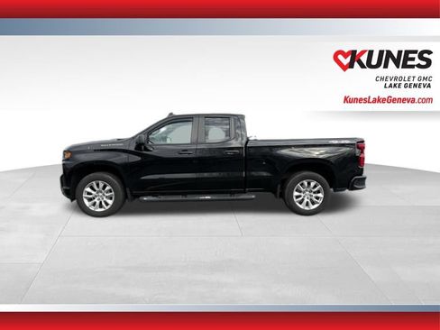 Used 2020 Chevrolet Silverado 1500 Custom w/ Custom Value Package image 9