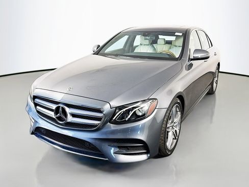 Used 2019 Mercedes-Benz E 300 w/ Convenience Package image 4