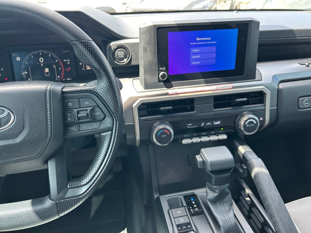 Certified 2025 Toyota Tacoma SR5 AWD/4WD image 18