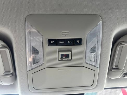 Used 2021 Toyota RAV4 XLE FWD image 16