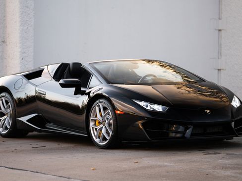 Used 2017 Lamborghini Huracan LP 580-2 image 3