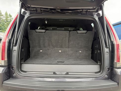 Used 2018 Cadillac Escalade Platinum AWD/4WD image 22