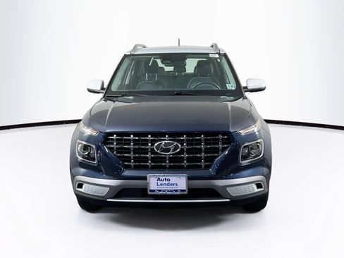 Used 2023 Hyundai Venue Limited FWD image 2