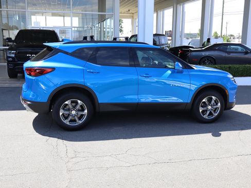 Used 2026 Chevrolet Blazer LT w/ Convenience Package FWD image 11
