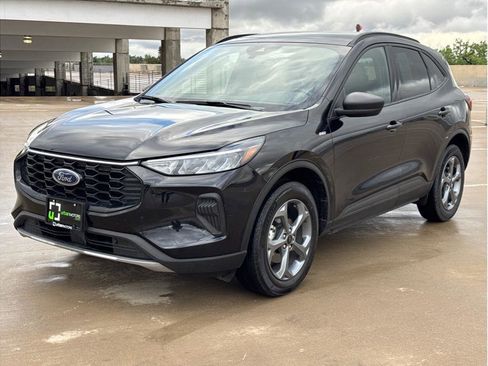 Used 2025 Ford Escape ST-Line AWD/4WD image 3