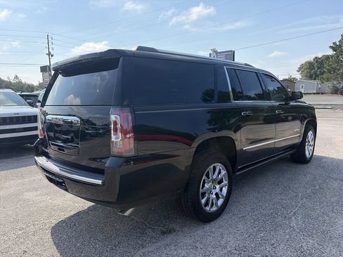 Used 2017 GMC Yukon XL Denali w/ Open Road Package AWD/4WD image 6