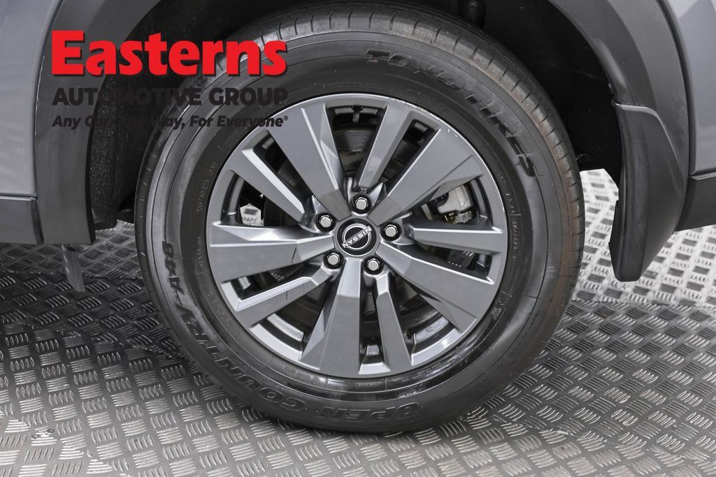 Used 2024 Nissan Pathfinder SV AWD/4WD image 35
