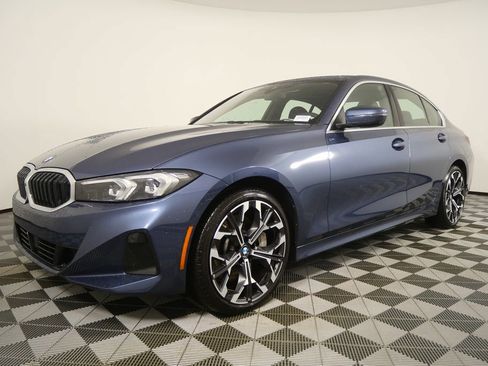 Certified 2025 BMW 330i Sedan image 7