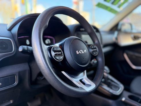 Used 2023 Kia Soul LX w/ Option Group 015 FWD image 7