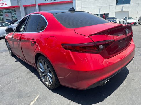 Used 2017 Alfa Romeo Giulia Ti RWD image 4