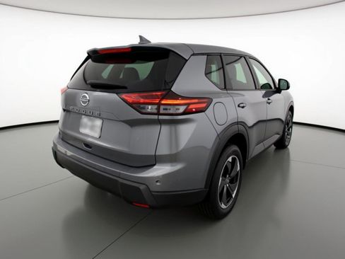 Used 2025 Nissan Rogue SV image 9