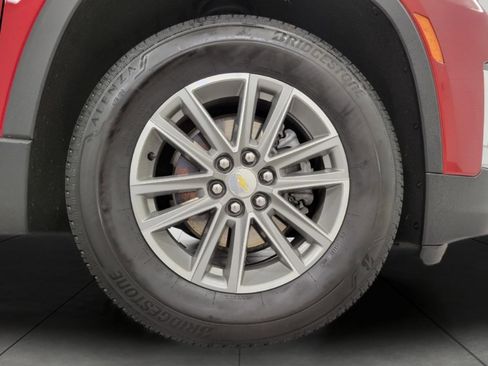 Used 2023 Chevrolet Traverse LT AWD/4WD image 3