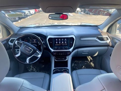 Used 2023 GMC Acadia SLT AWD/4WD image 10