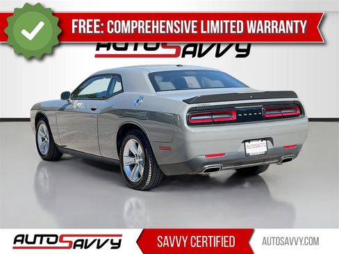 Used 2023 Dodge Challenger SXT image 5