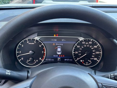 Used 2025 Nissan Altima 2.5 SV FWD image 39