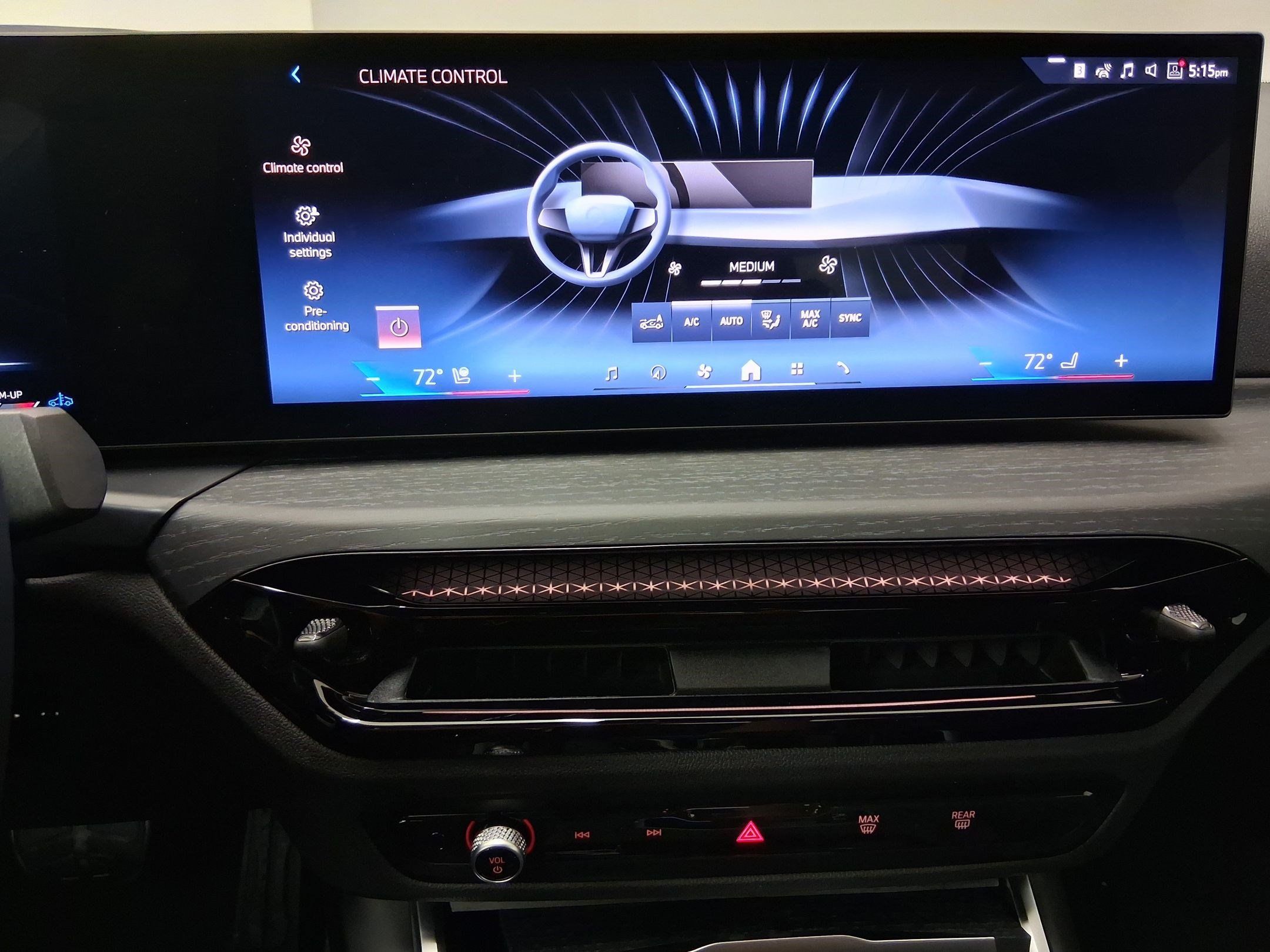 New 2026 BMW 330i Sedan w/ M Sport Package RWD image 19