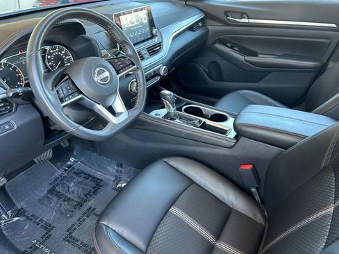 Used 2025 Nissan Altima 2.5 SR FWD image 13