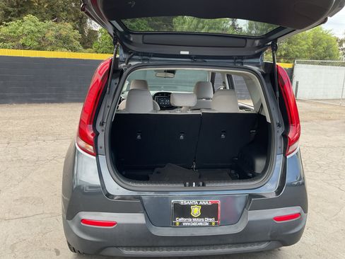 Used 2020 Kia Soul S FWD image 25