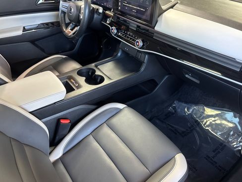Used 2024 Honda Prologue Touring image 35