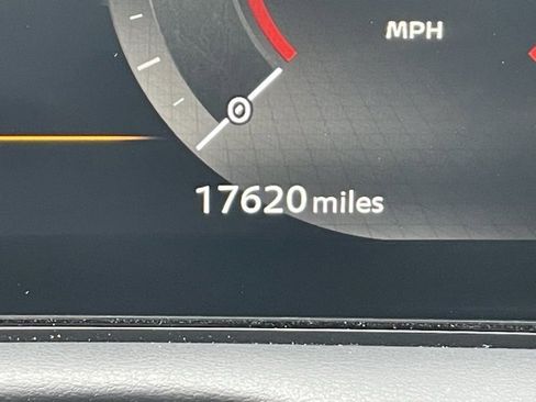 Used 2023 Nissan Ariya FWD image 16