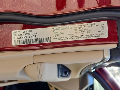 New 2025 Jeep Grand Cherokee L Limited w/ Luxury Tech Group II image 18