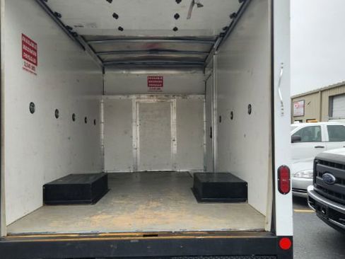 Used 2022 Ford Transit 350 DRW RWD image 3