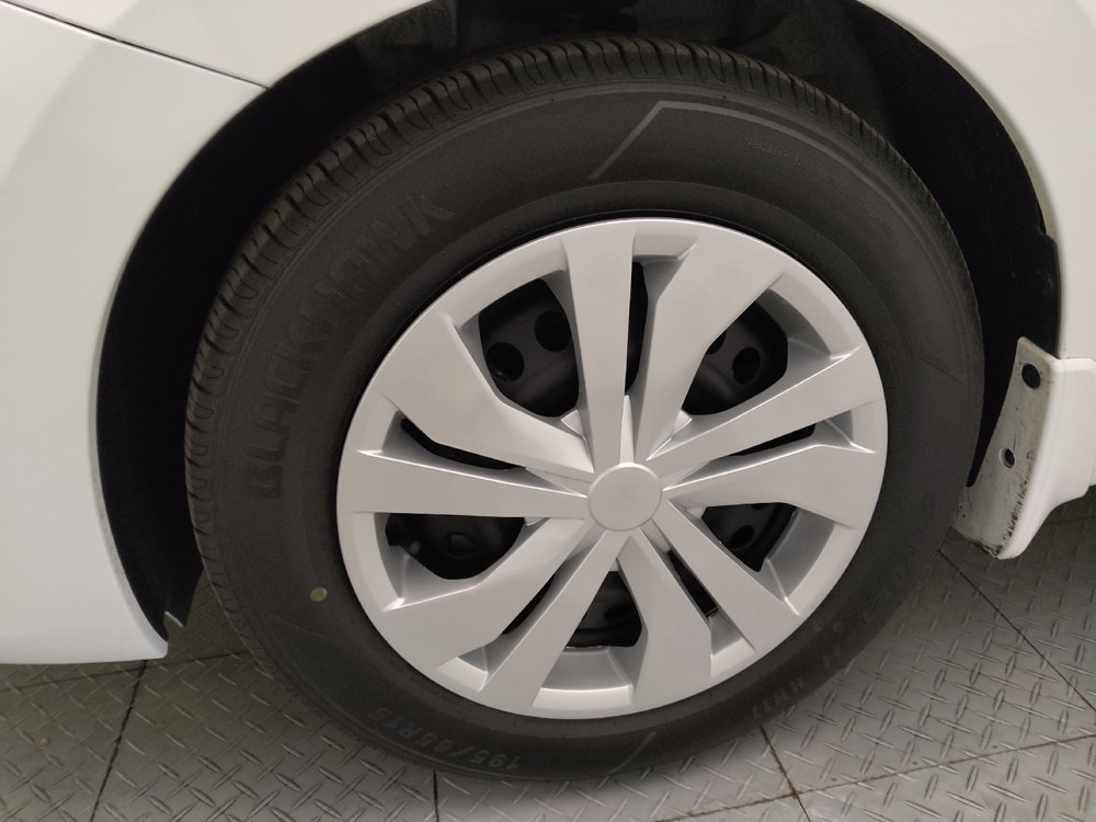 Used 2024 Nissan Versa S w/ Trunk Package FWD image 31
