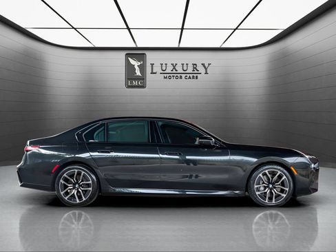 Used 2024 BMW 740i xDrive w/ Premium Package AWD/4WD image 9
