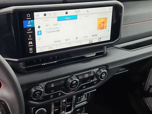 Used 2024 Jeep Wrangler Unlimited Rubicon image 28