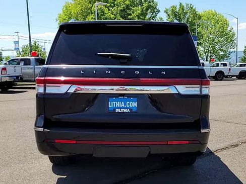 Used 2024 Lincoln Navigator L 4WD image 7