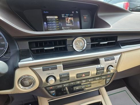 Used 2017 Lexus ES 350 w/ Accessory Package 2 FWD image 26