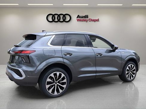 New 2026 Audi Q3 quattro 2.0T AWD/4WD image 5