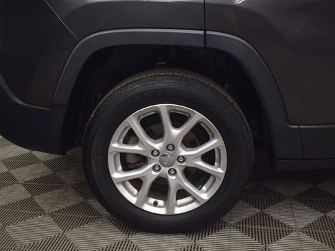 Used 2014 Jeep Cherokee Latitude image 25