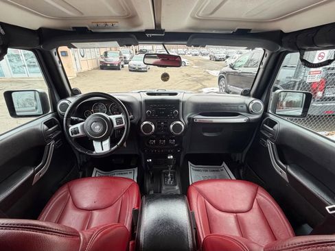 Used 2013 Jeep Wrangler Unlimited Rubicon image 19